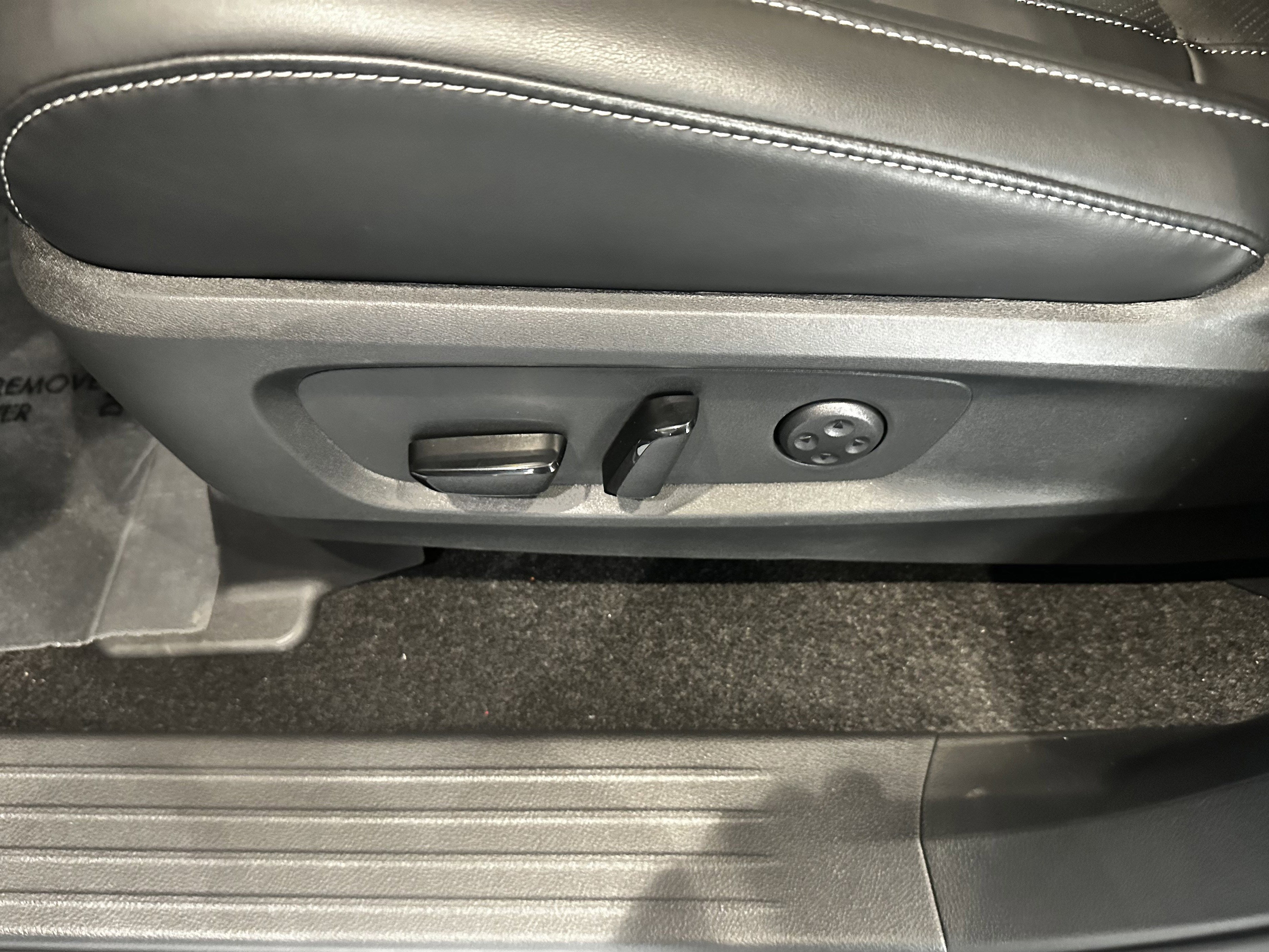 New 2026 INFINITI QX60 Luxe image 12