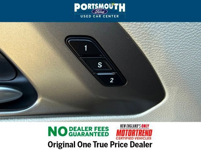 Used 2024 Chrysler Pacifica Touring-L image 24