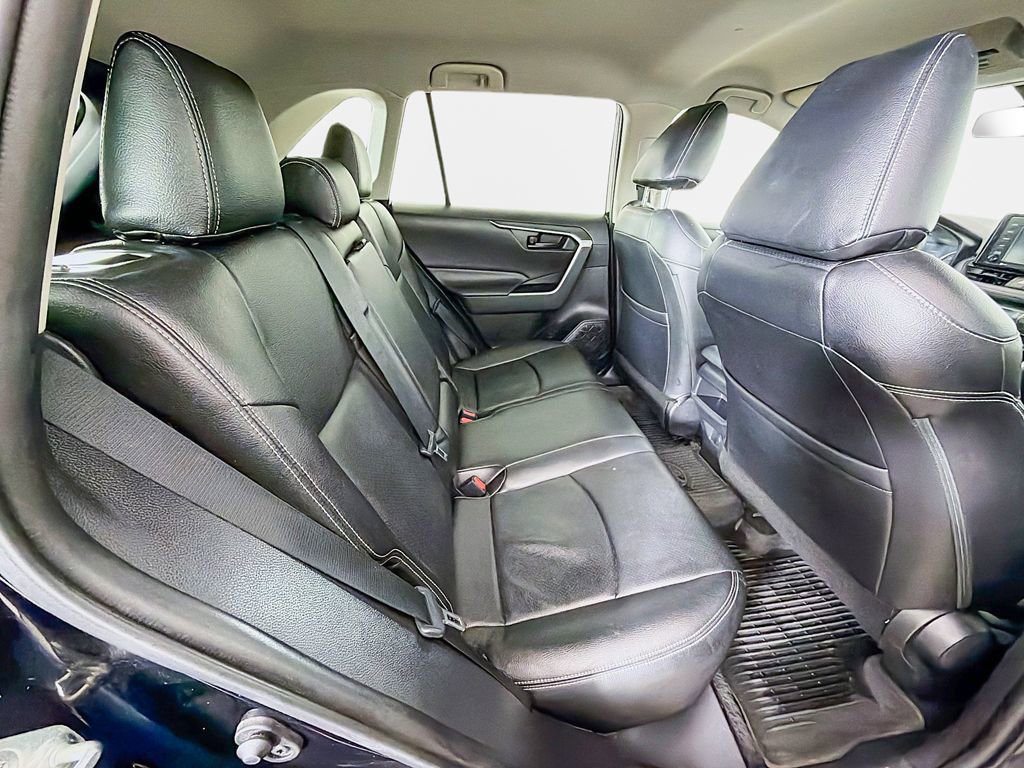 Used 2021 Toyota RAV4 LE image 23
