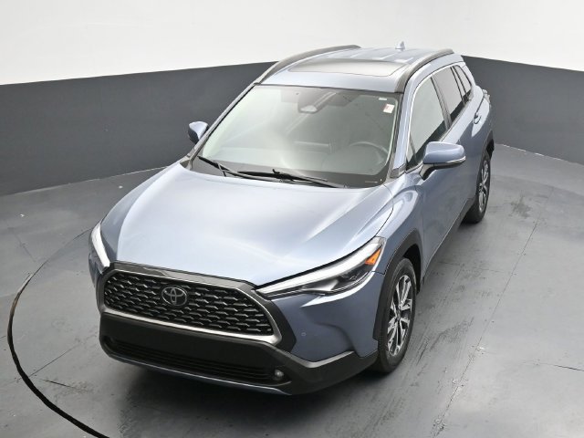 Used 2023 Toyota Corolla Cross XLE w/ Convenience Package FWD image 42