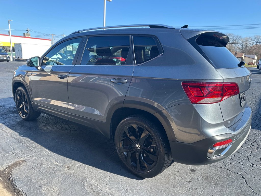 Used 2022 Volkswagen Taos SE image 3