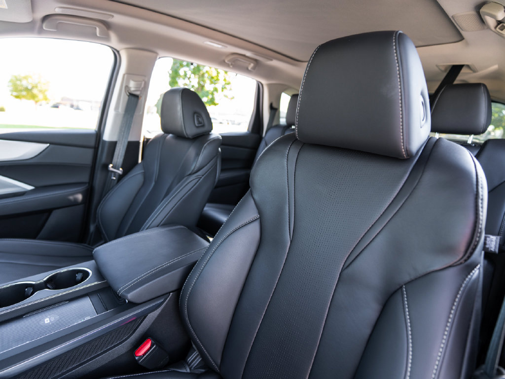 Certified 2025 Acura MDX w/ Technology Package AWD/4WD image 8