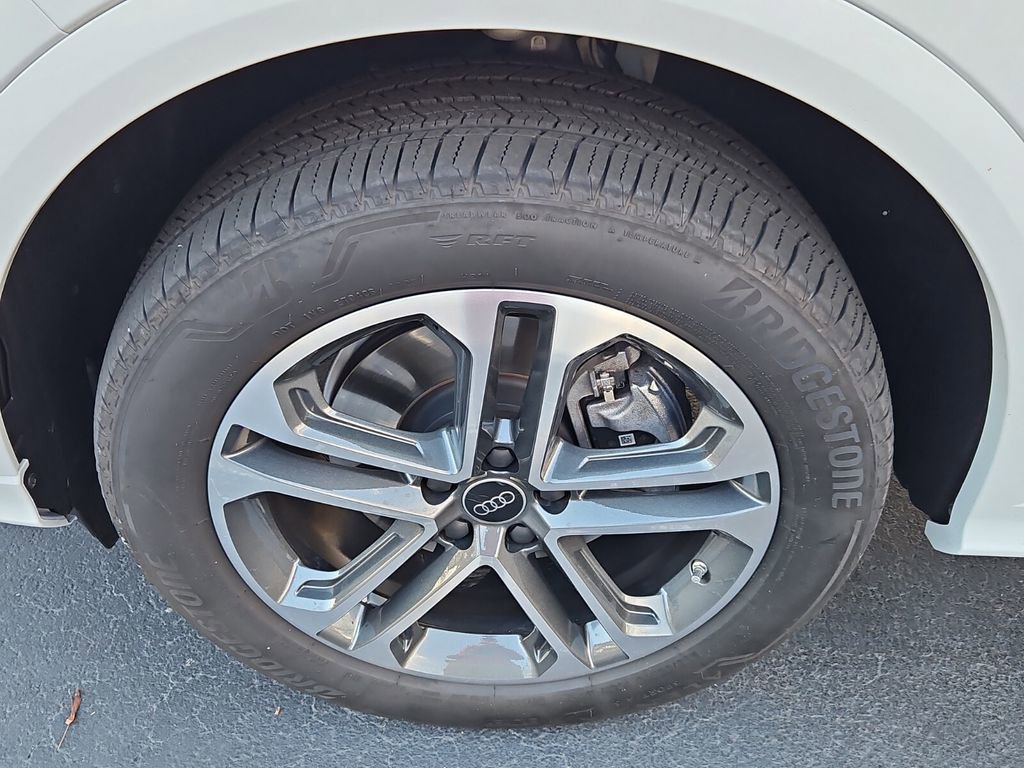 Certified 2025 Audi Q5 Premium Plus w/ Premium Plus AWD/4WD image 10