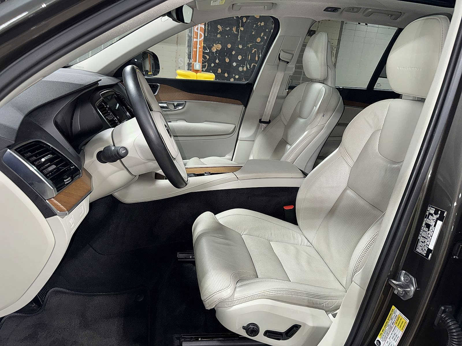 Used 2018 Volvo XC90 T6 Inscription w/ Convenience Package AWD/4WD image 14