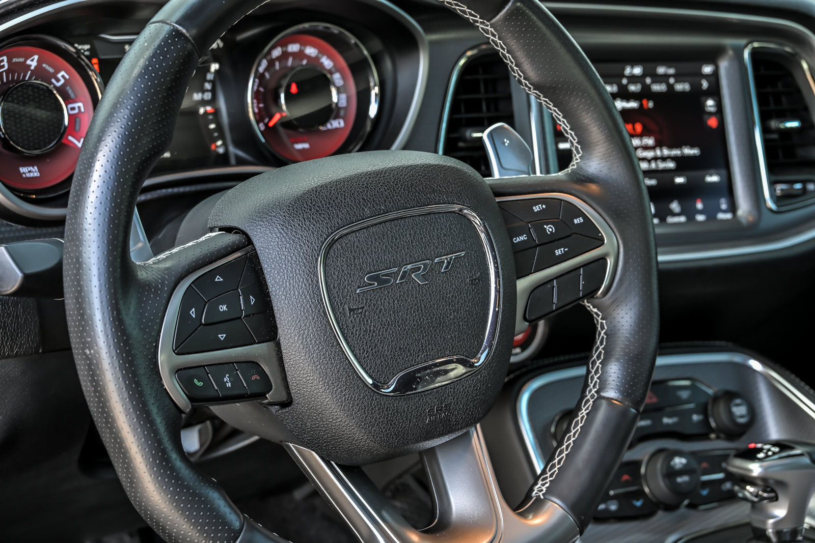 Used 2018 Dodge Challenger SRT Hellcat RWD image 27