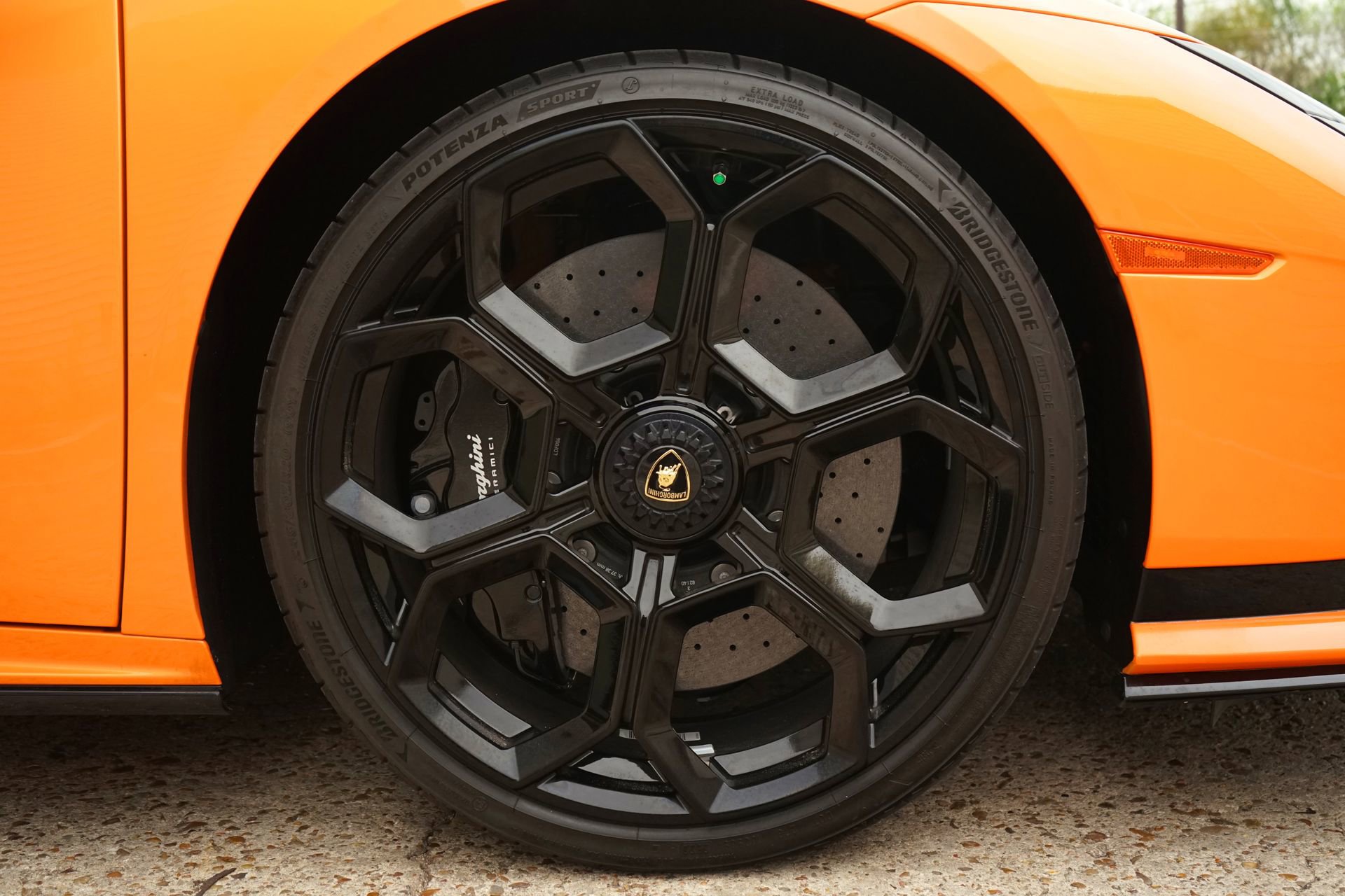 Used 2023 Lamborghini Huracan Tecnica image 29