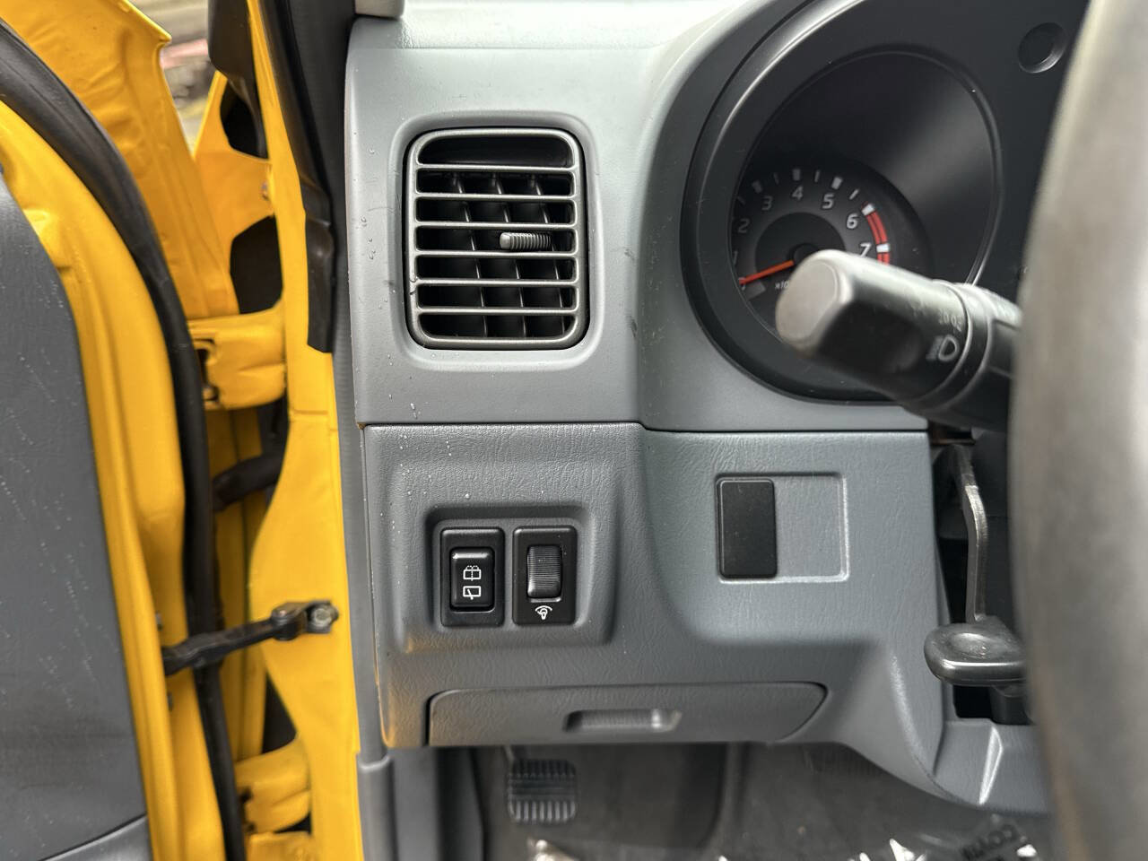 Used 2002 Nissan Xterra 4WD S/C image 35