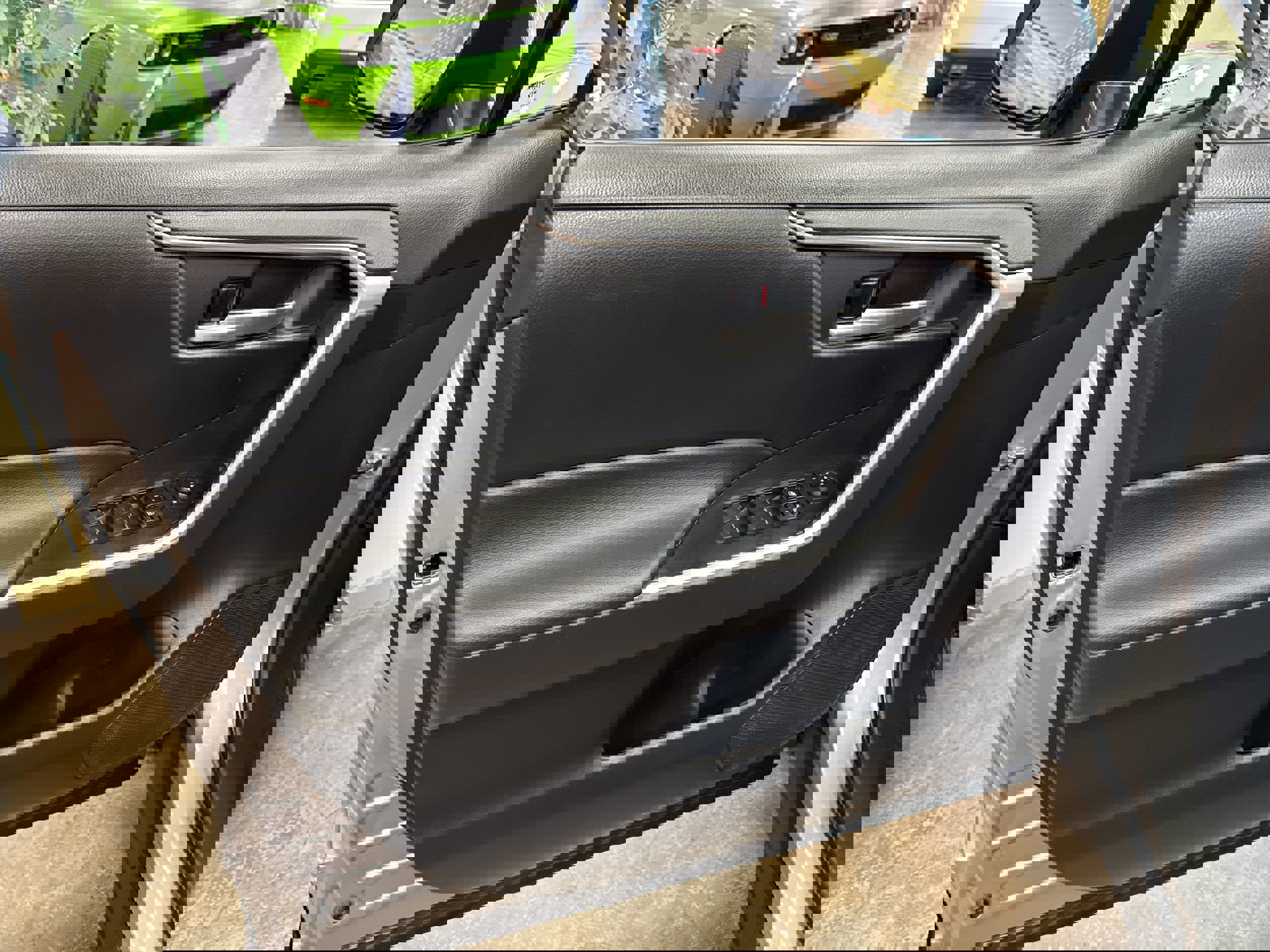 Used 2024 Toyota RAV4 SE w/ Convenience Package image 26