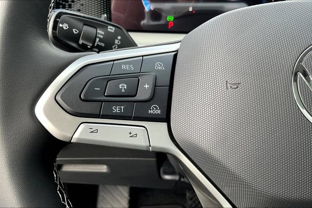 New 2025 Volkswagen Tiguan SE AWD/4WD image 19