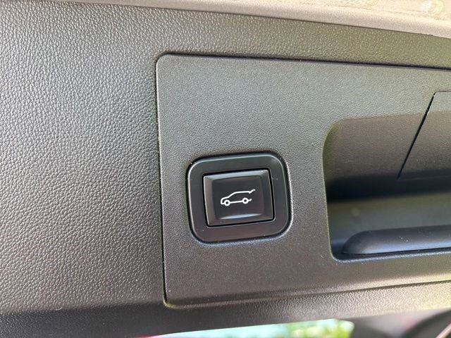 Used 2019 Cadillac XT5 FWD image 34