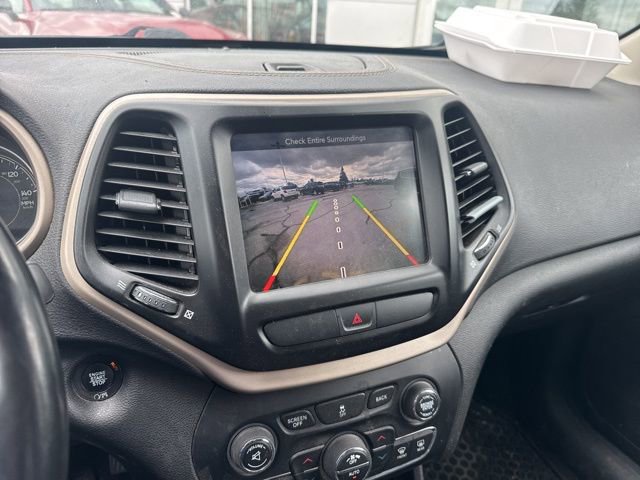 Used 2017 Jeep Cherokee Limited FWD image 16