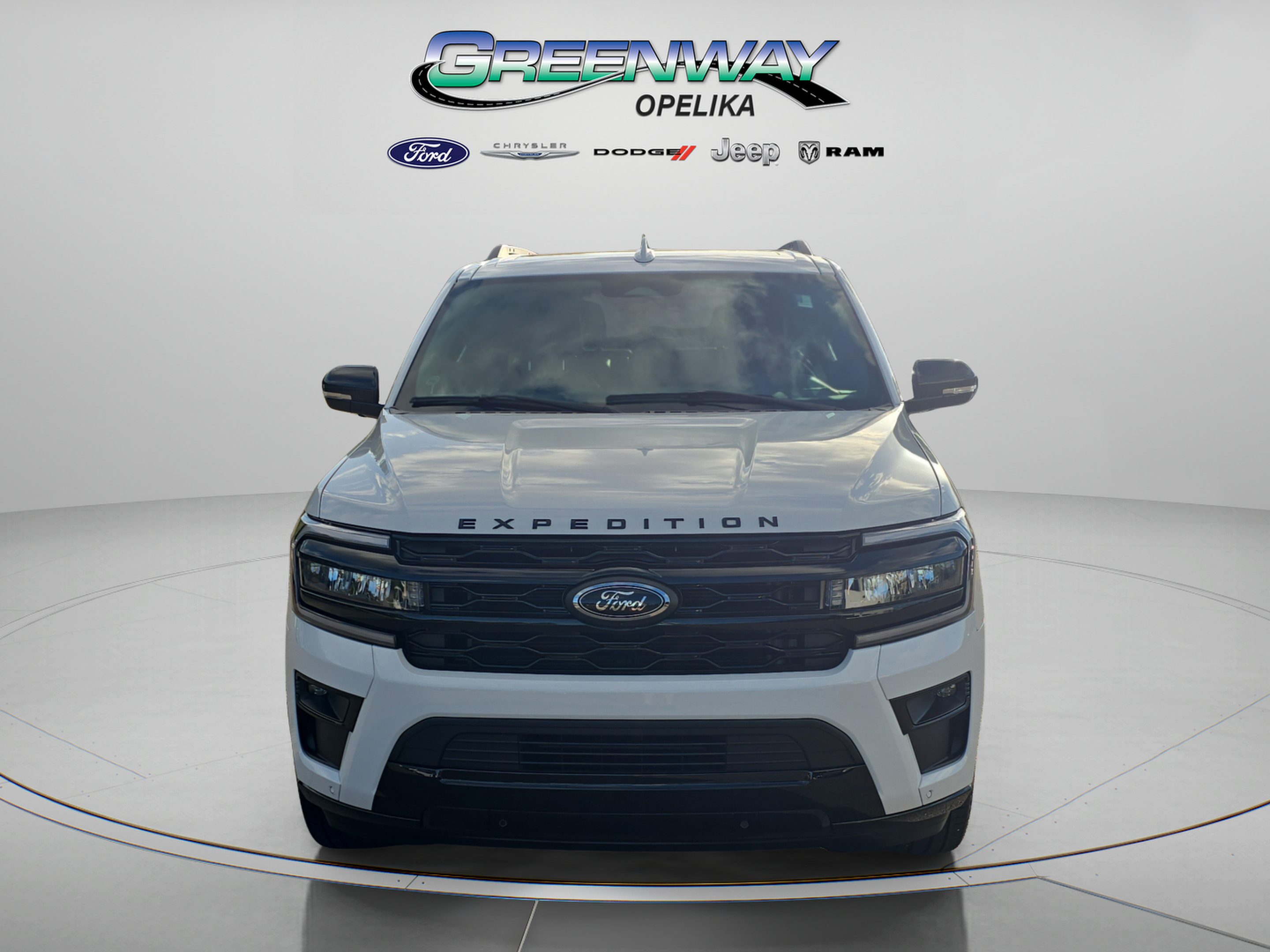 Used 2024 Ford Expedition Limited RWD image 2