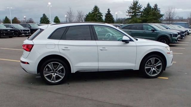 Used 2020 Audi Q5 2.0T Premium Plus w/ Premium Plus Package image 3