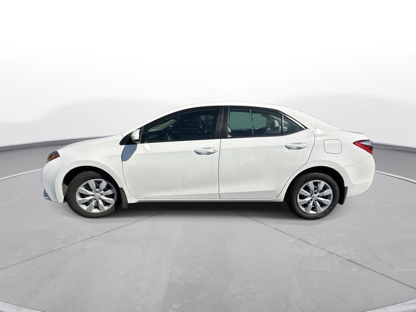 Used 2016 Toyota Corolla LE FWD image 9