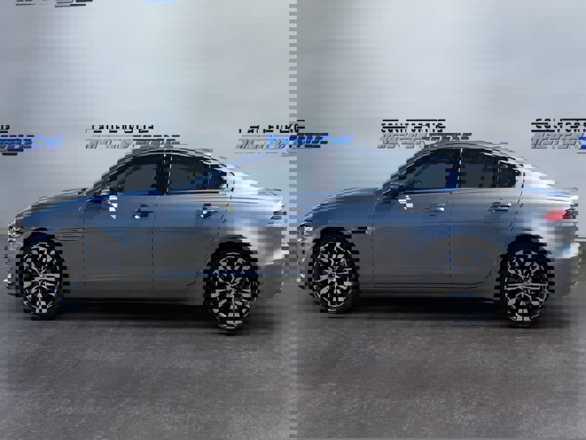 Used 2020 Jaguar XE S image 8