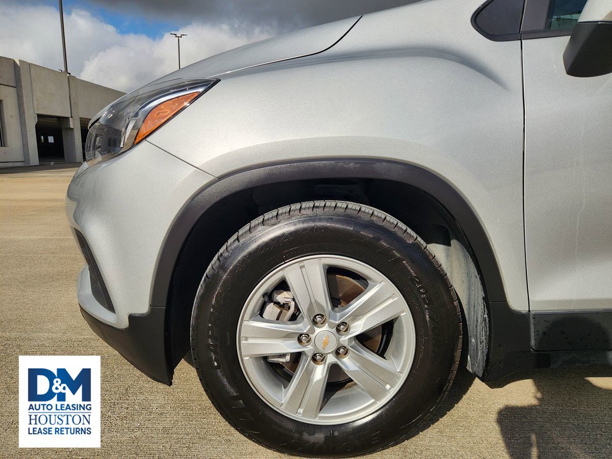 Used 2022 Chevrolet Trax LS w/ Tint and Cruise Package image 4