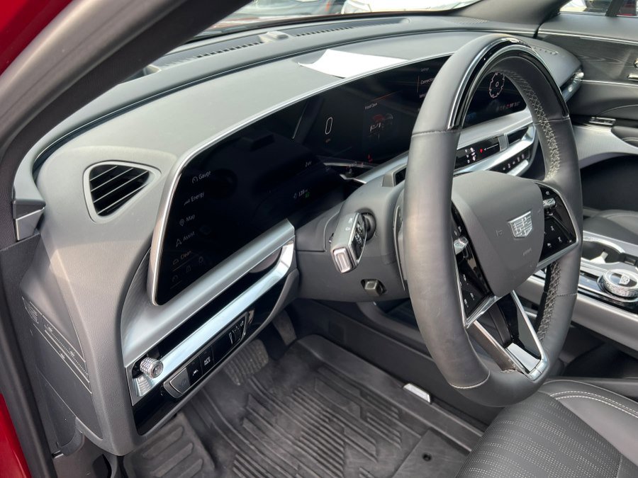 Used 2024 Cadillac Lyriq Luxury w/ LPO, Floor Liner Package image 12