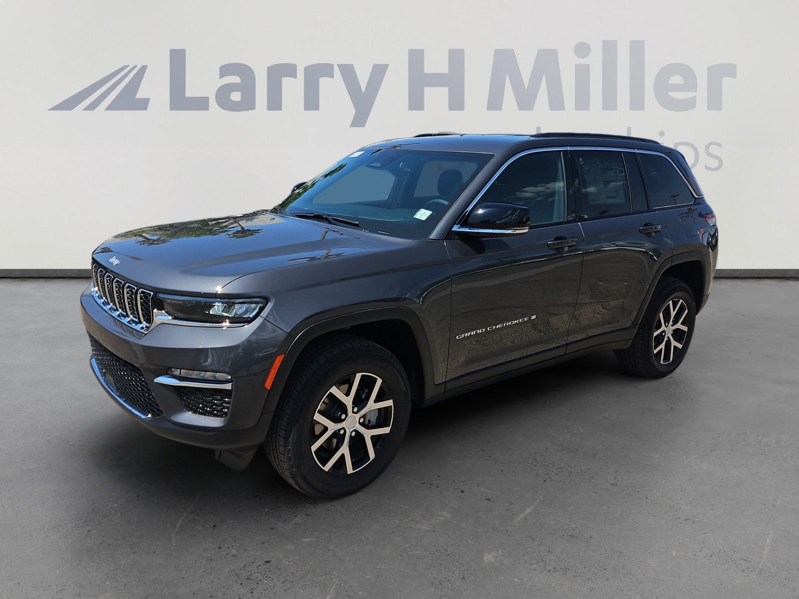 New 2025 Jeep Grand Cherokee Limited w/ Trailer Tow Package