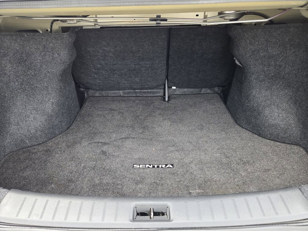 Used 2014 Nissan Sentra SV FWD image 33