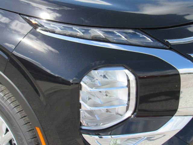 New 2026 Mitsubishi Outlander ES image 9