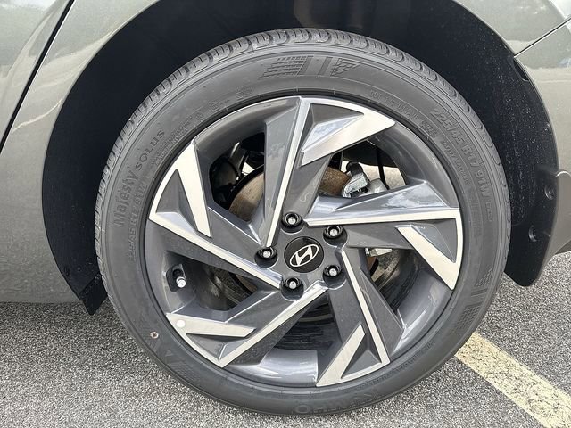 Certified 2025 Hyundai Elantra Sport image 43