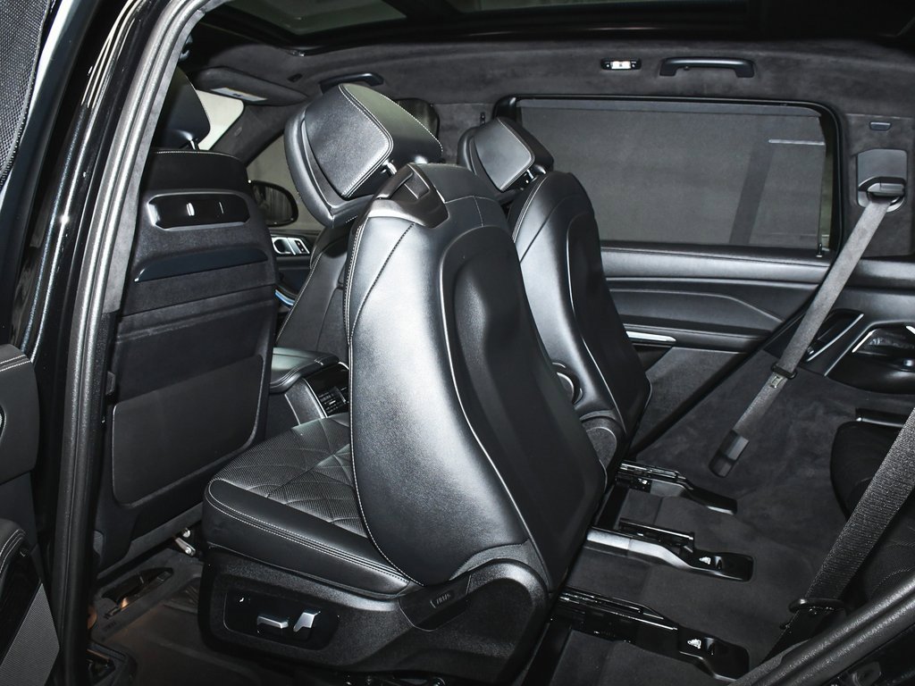 Used 2024 BMW X7 xDrive40i w/ Executive Package image 76