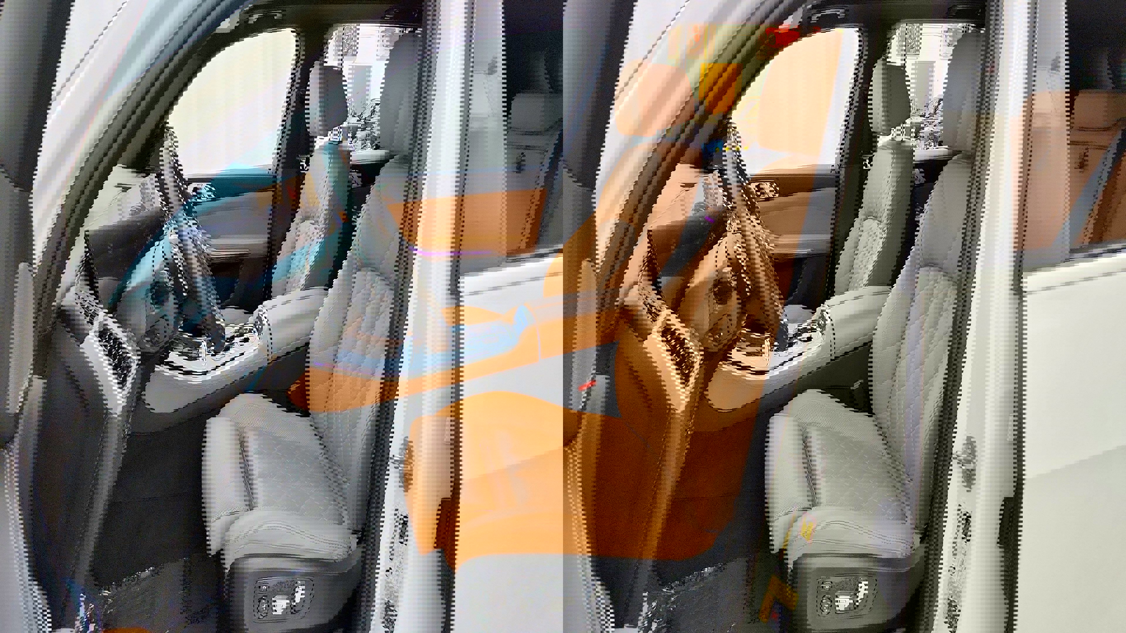 Used 2024 BMW X5 xDrive50e image 21