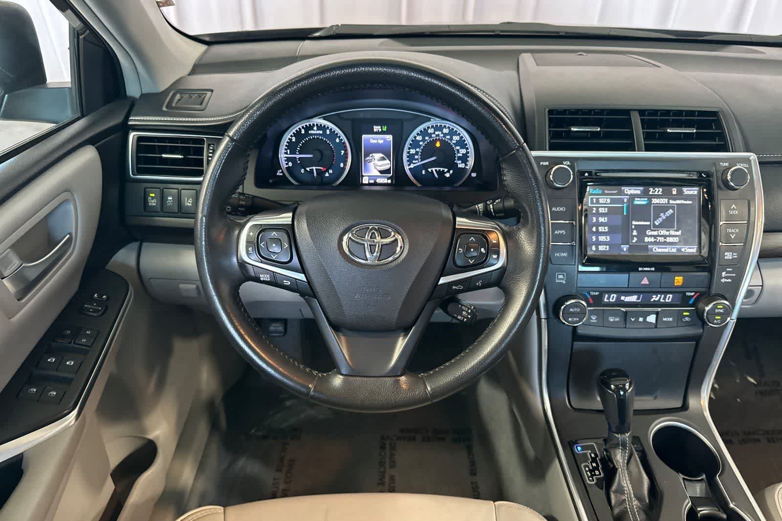 Used 2017 Toyota Camry XLE FWD image 16
