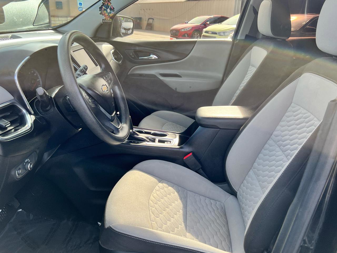 Used 2020 Chevrolet Equinox LS image 11