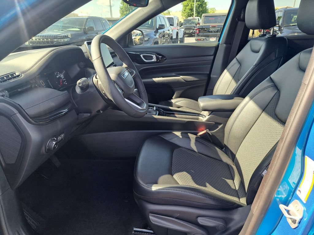 New 2026 Jeep Compass Latitude AWD/4WD image 9