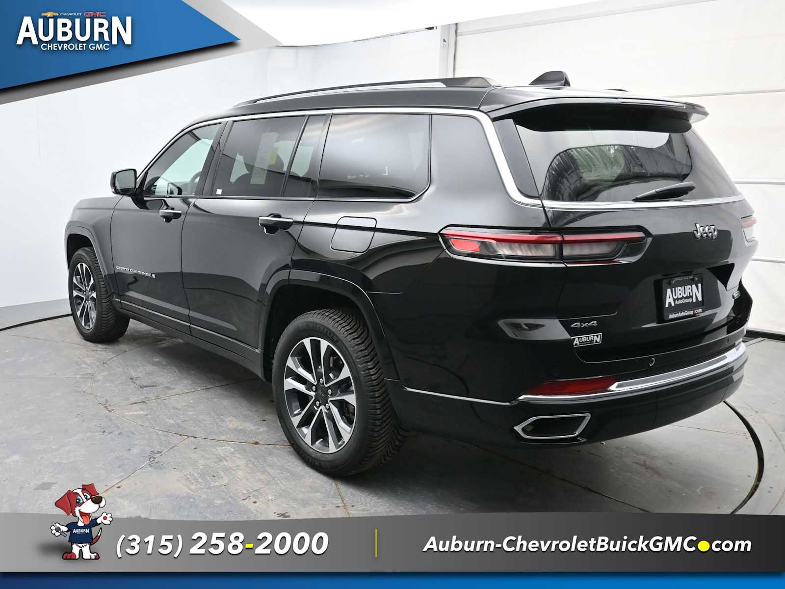 Used 2024 Jeep Grand Cherokee L Overland w/ Trailer Tow Package image 10