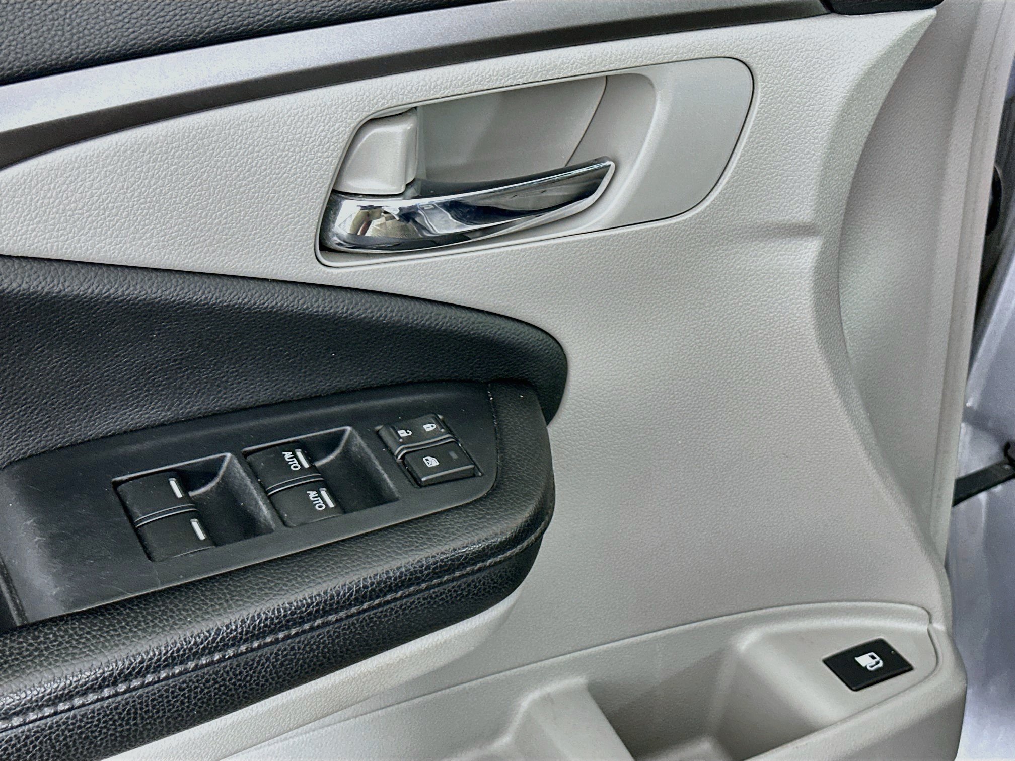 Used 2020 Honda Pilot EX image 15