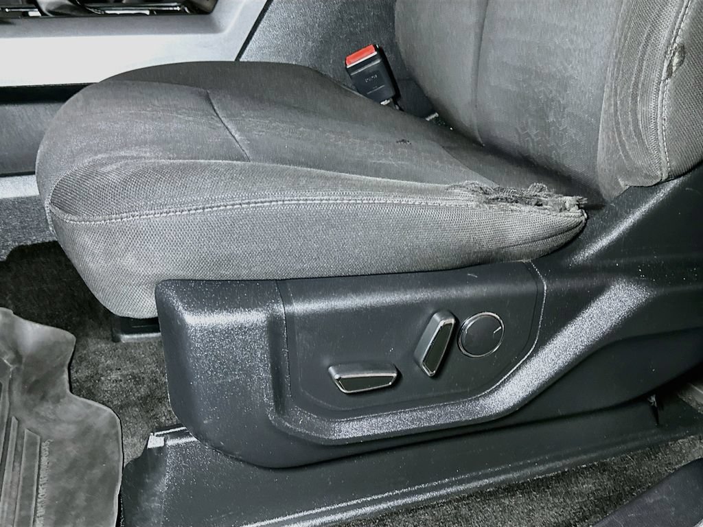Used 2018 Ford F150 XLT w/ Equipment Group 302A Luxury AWD/4WD image 15