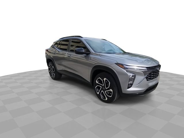 Used 2024 Chevrolet Trax RS w/ Sunroof Package image 2