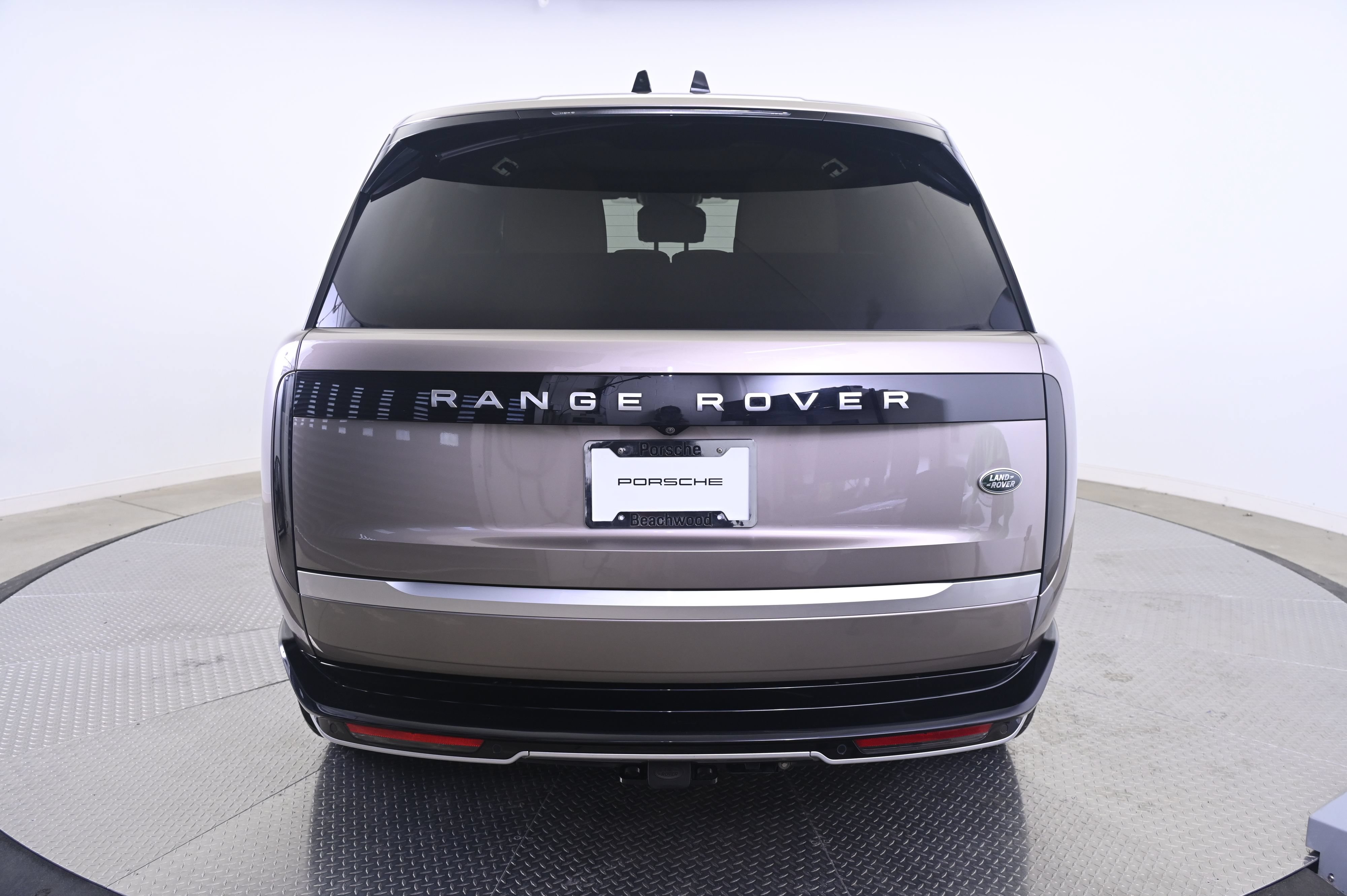 Used 2023 Land Rover Range Rover Long Wheelbase Autobiography AWD/4WD image 6