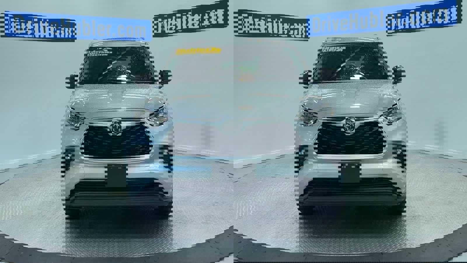 Used 2022 Toyota Highlander XLE image 3