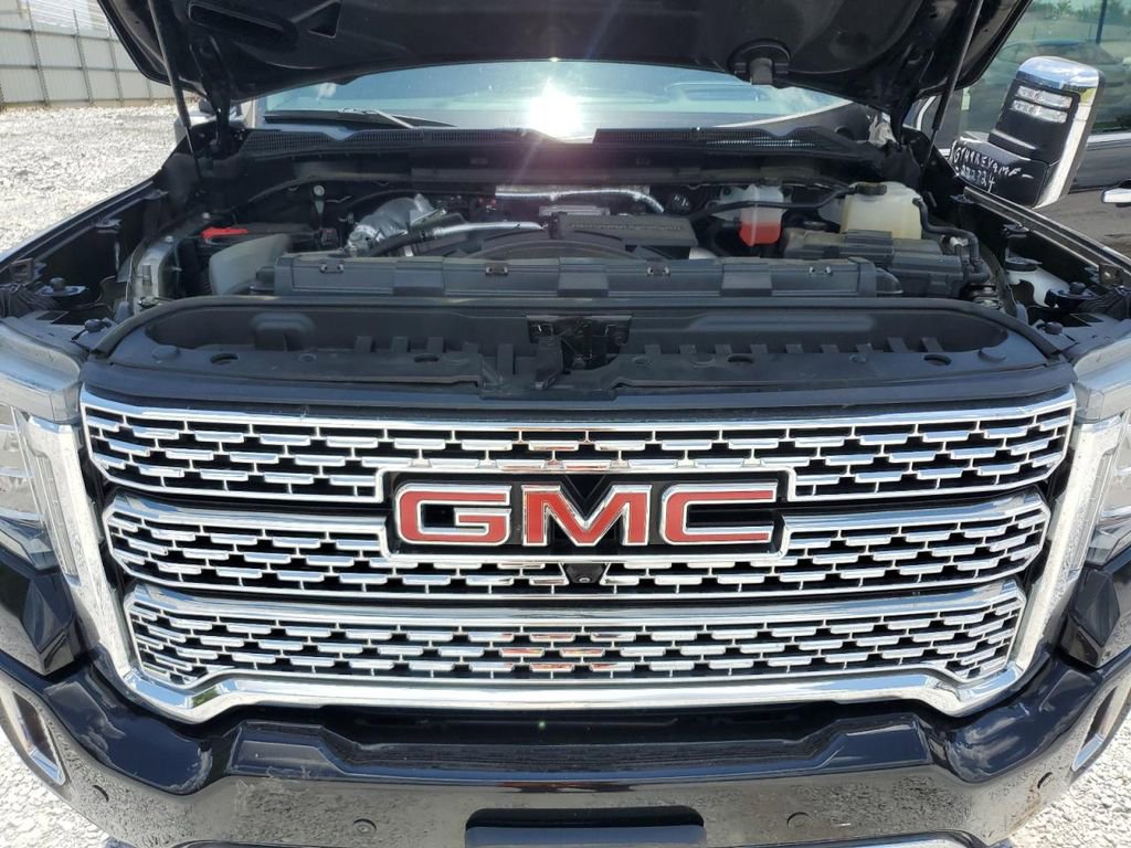 Used 2021 GMC Sierra 2500 Denali w/ Denali Ultimate Package image 11