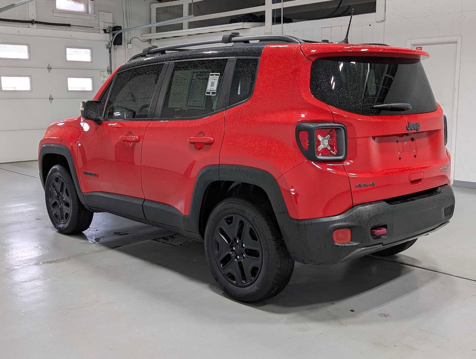 Used 2018 Jeep Renegade Trailhawk AWD/4WD image 10