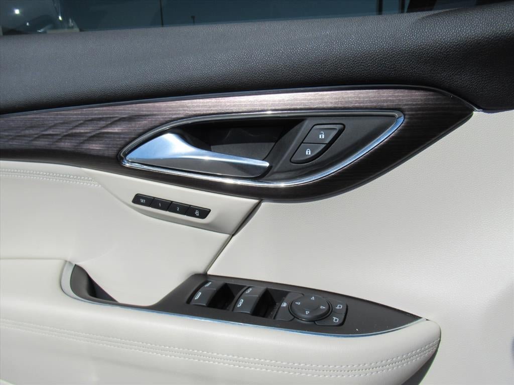Used 2022 Buick Envision Avenir w/ Technology Package II FWD image 20