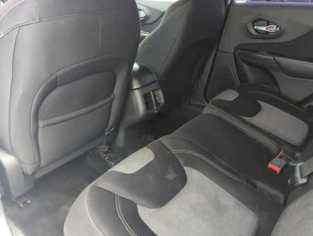 Used 2015 Jeep Cherokee Sport AWD/4WD image 17