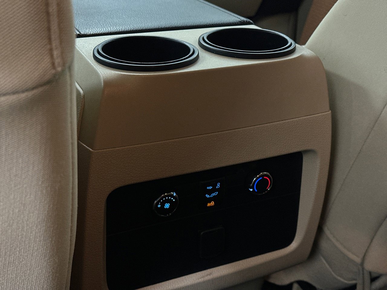 Used 2015 Ford Expedition XL image 16