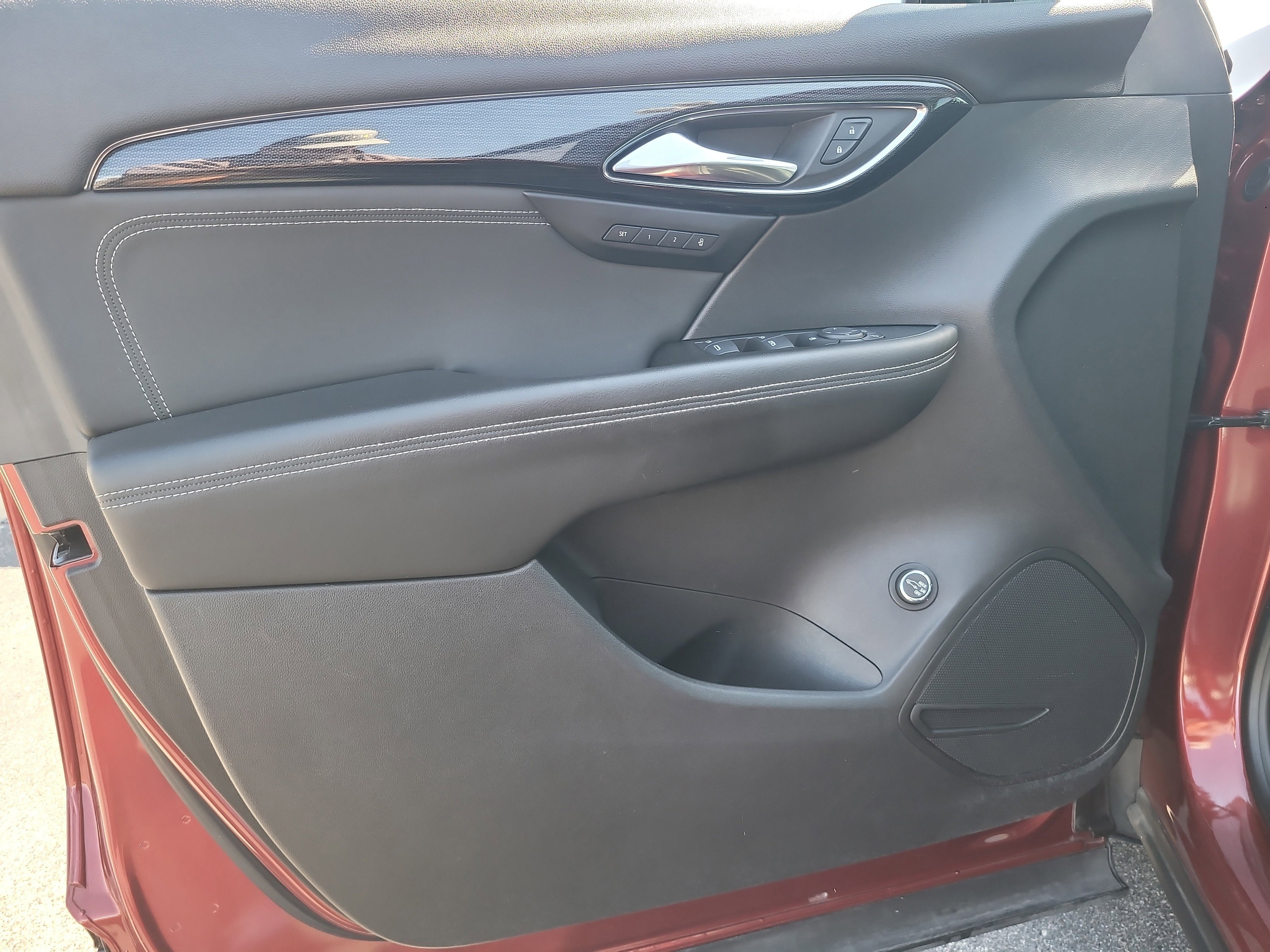 Used 2021 Buick Envision Essence w/ Sport Touring Package image 15