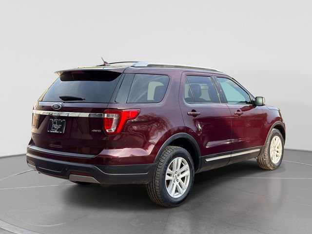 Used 2019 Ford Explorer XLT w/ Equipment Group 202A image 4