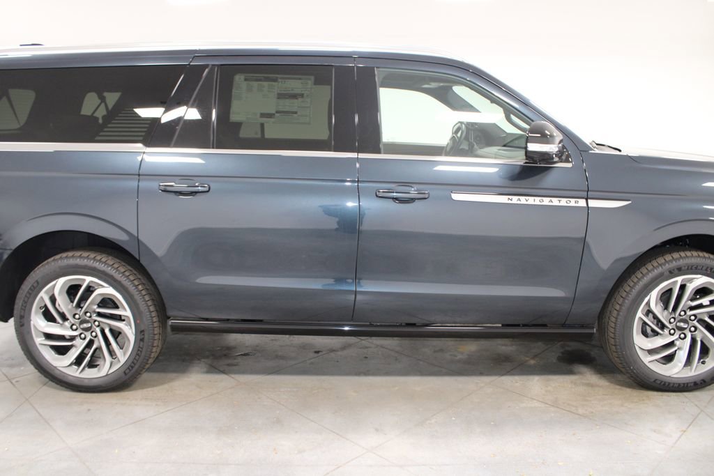 New 2026 Lincoln Navigator L Reserve AWD/4WD image 10