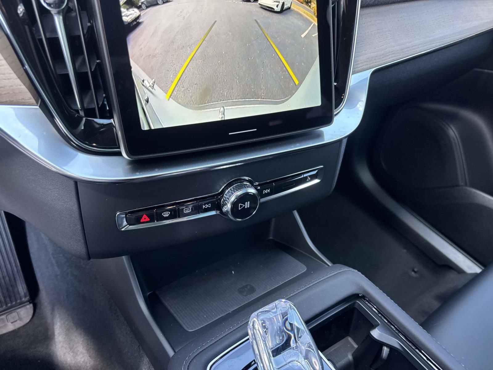 New 2026 Volvo XC90 B6 Plus w/ Protection Package Premier image 22