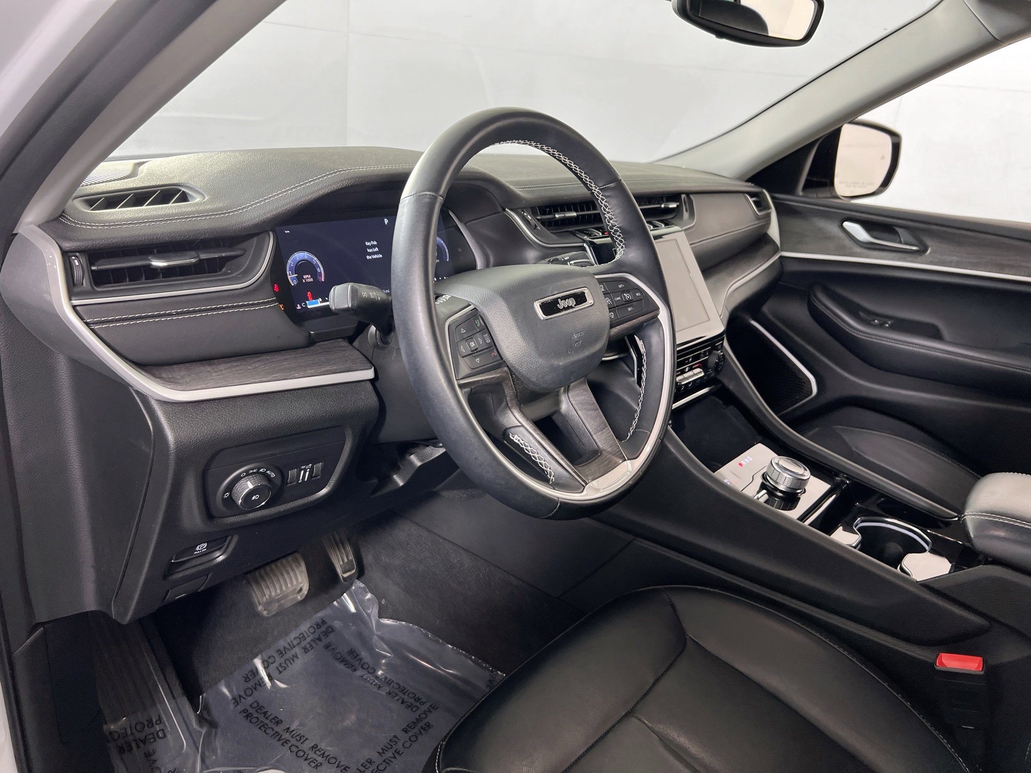 Used 2022 Jeep Grand Cherokee Limited AWD/4WD image 9
