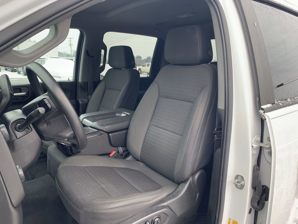 Used 2022 Chevrolet Silverado 2500 Custom w/ Custom Value Package image 13