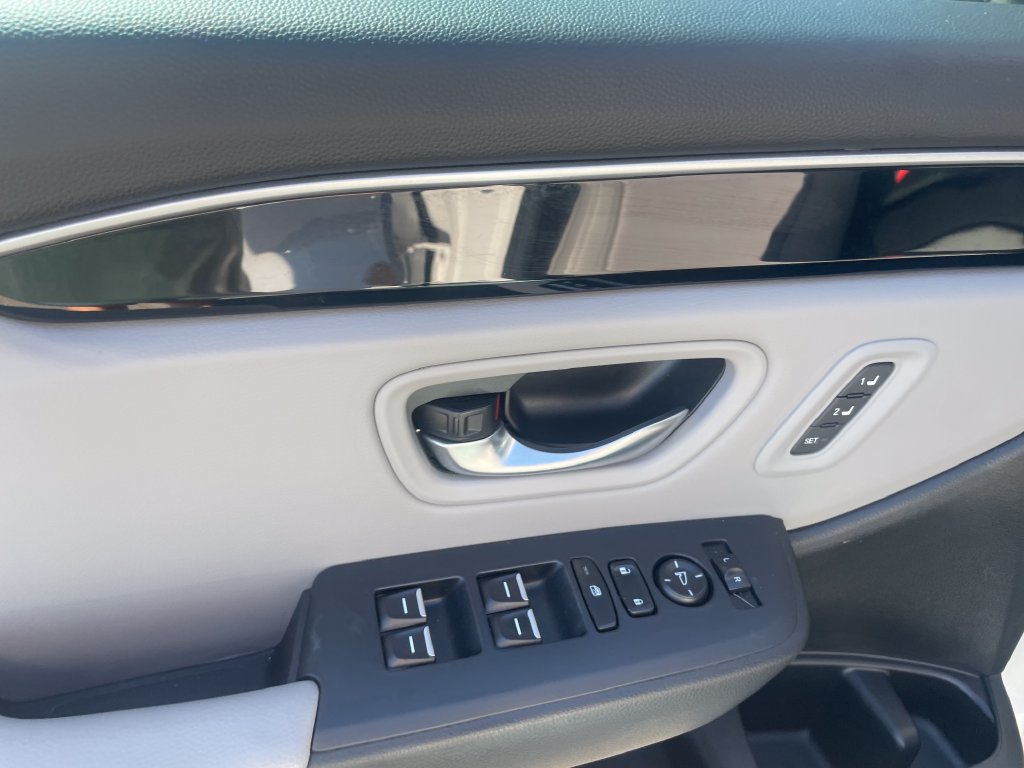 Used 2025 Honda Pilot EX-L image 14