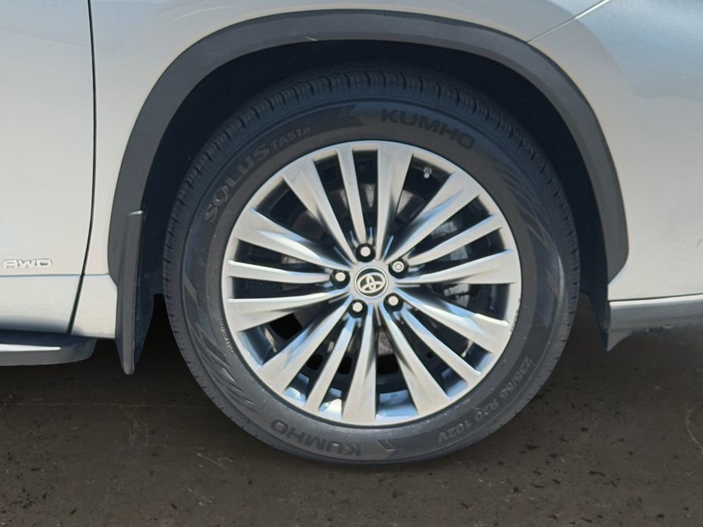 Used 2023 Toyota Highlander Platinum AWD/4WD image 10