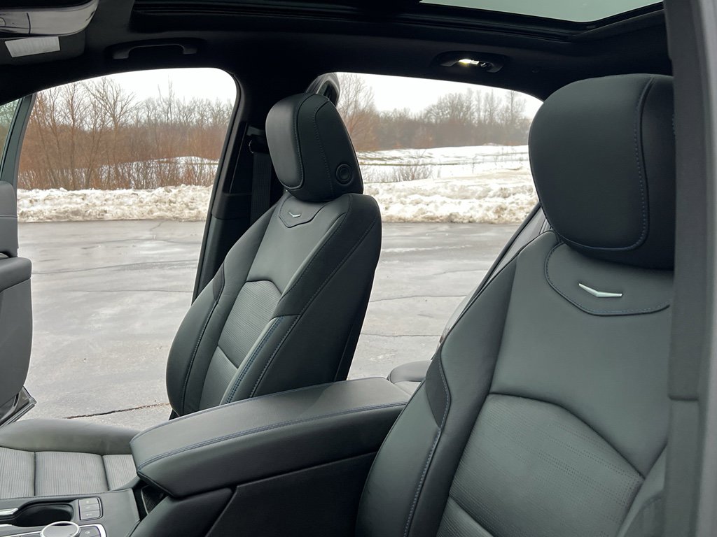 Used 2024 Cadillac XT4 Sport image 17